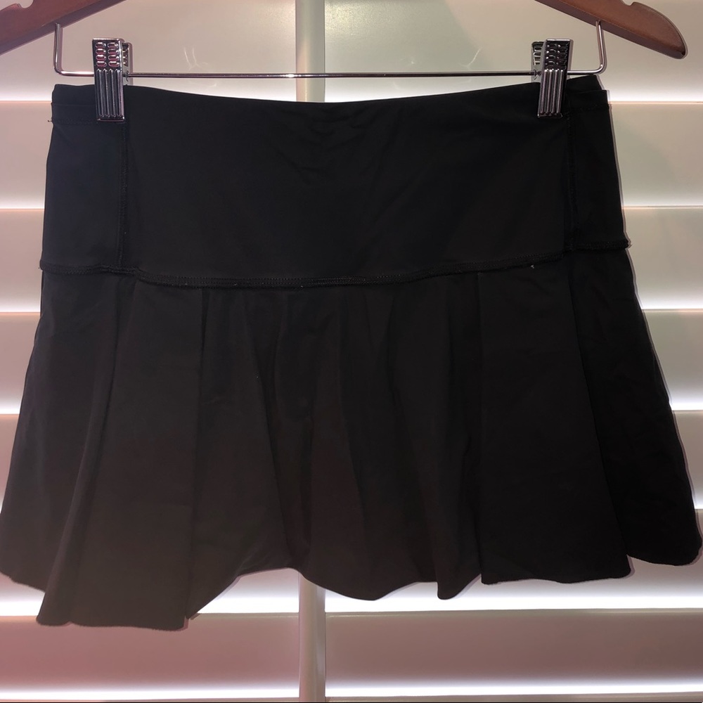 Lululemon black skirt
